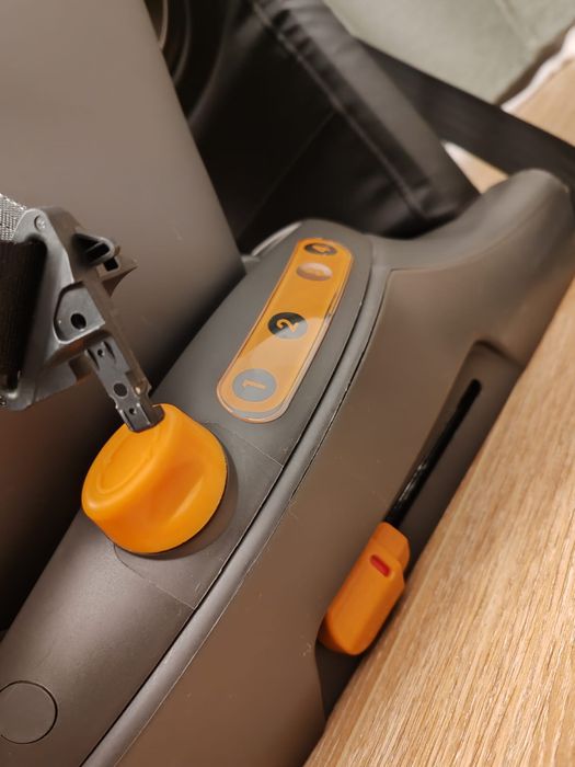 Scaun de masina de la nastere la 5 ani Chicco