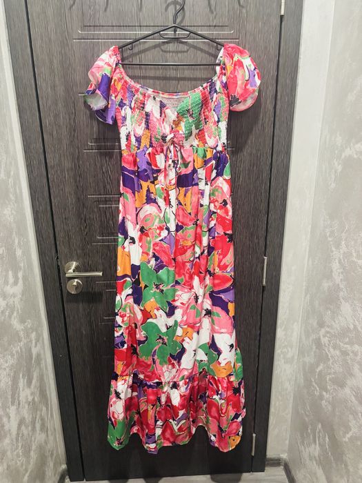 Дамски рокли ,туники и тениски