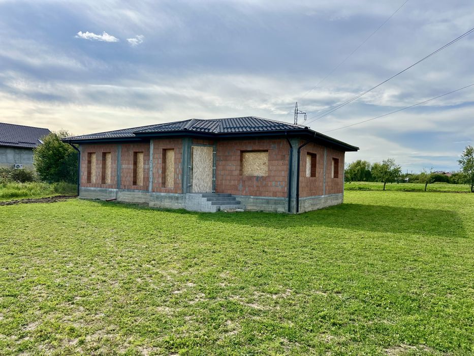 Casa constructie noua la rosu in comuna simnicul de sus sat milesti