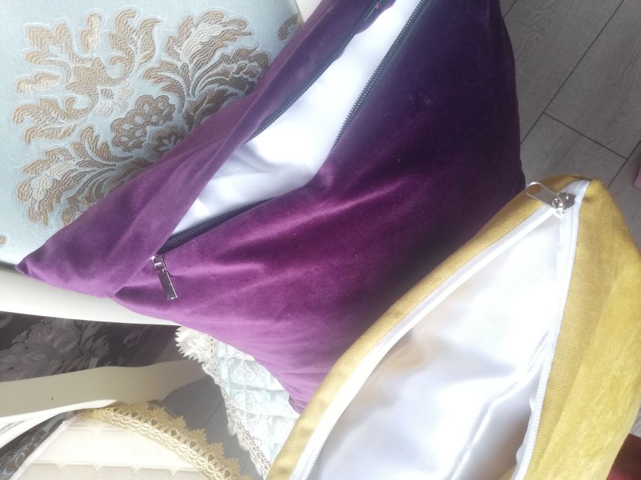 Подушки на диван, кресло.