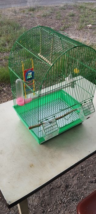 Продаётся клетка для попугая.