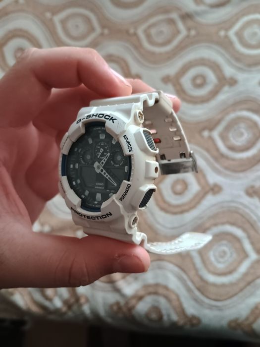 Часовник G-Shock