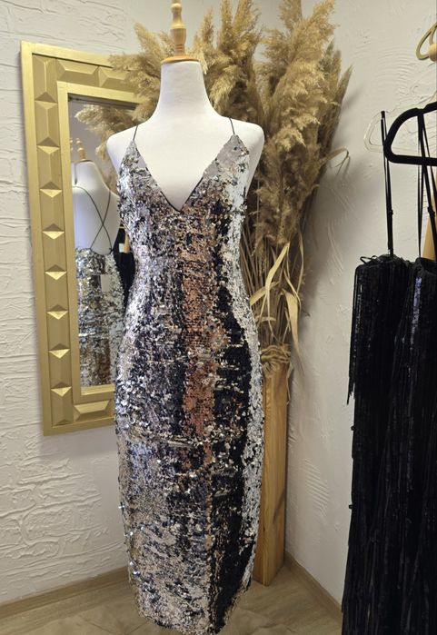 ZARA луксозни официални нови рокли