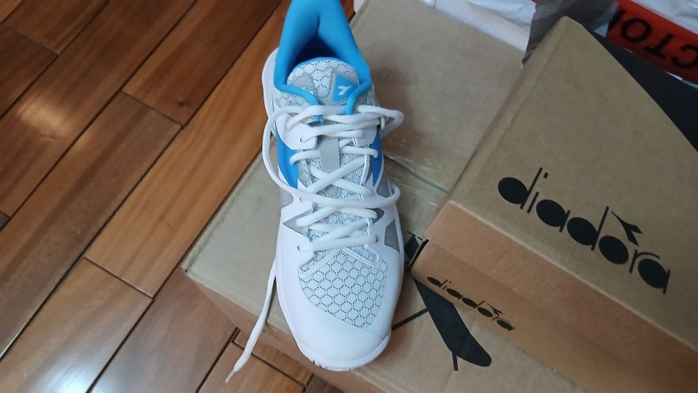 Кроссовки, новые белые 38 размер