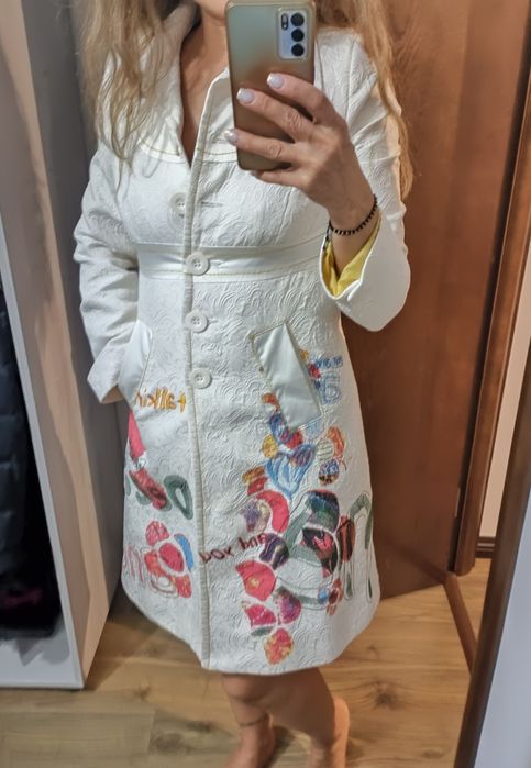Palton alb Desigual