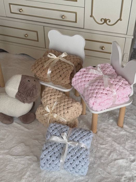 Вязаные люльки, пледы, корзины и игрушки на заказ и в наличии