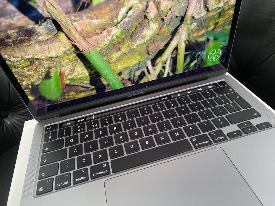 MacBook Pro 13-inch/ M1/ 16 Gb RAM / 256 Gb / Space Gray/ Ca nou