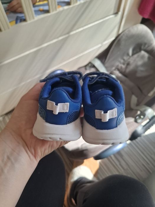 Маратонки адидас