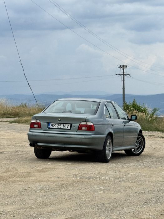 BMW Seria 5 E39 520i Manual 2001 Albastru