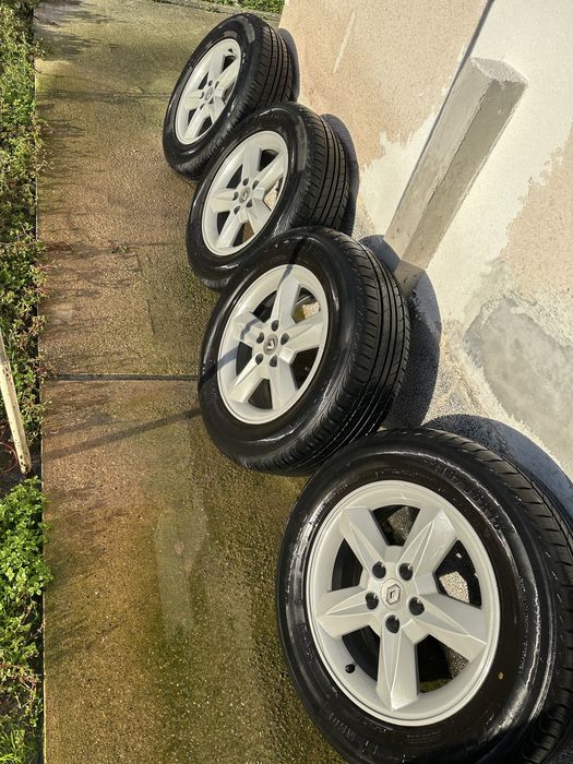 Рено Сценик 4х4 обслужено във добро състояние за годините си