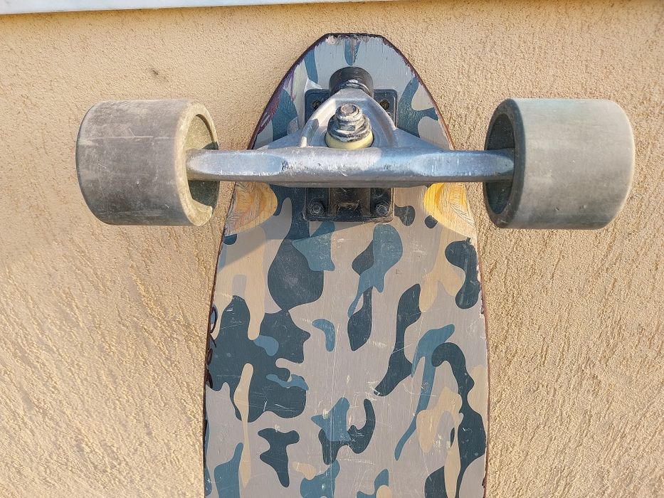 Longboard personalizat – model unic, cumpărat din SUA, complet echipat