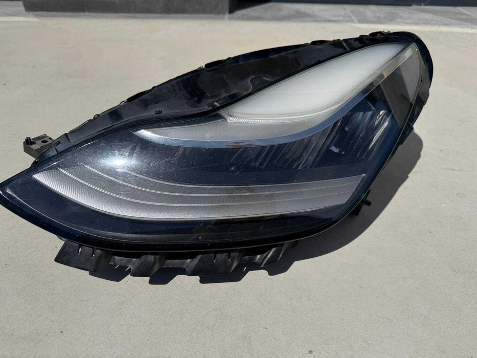 Far stanga si dreapta TESLA 3