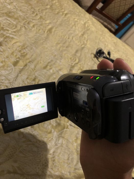 продам видео камеру