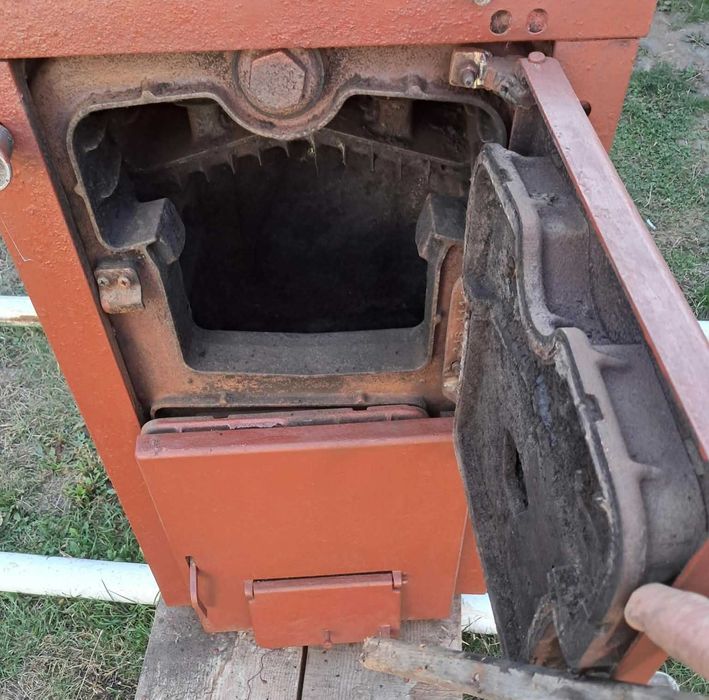 Cazan fonta  pe lemne Viadrus U22