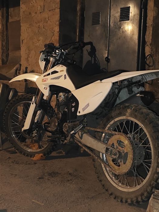 Продам эндуро 06