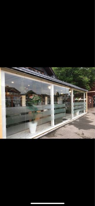 Pensiune cu restaurant si terasa 200 locuri,cladire separata cu doua spatii comerciale de 300m/2 si pod de 300m/2 si casa de locuit