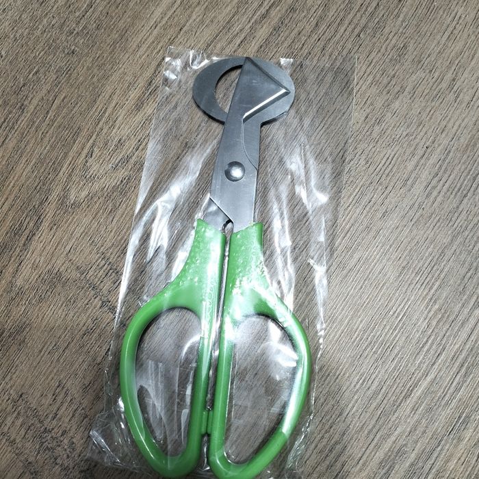 Foarfecă pentru deschis ouă de prepeliță