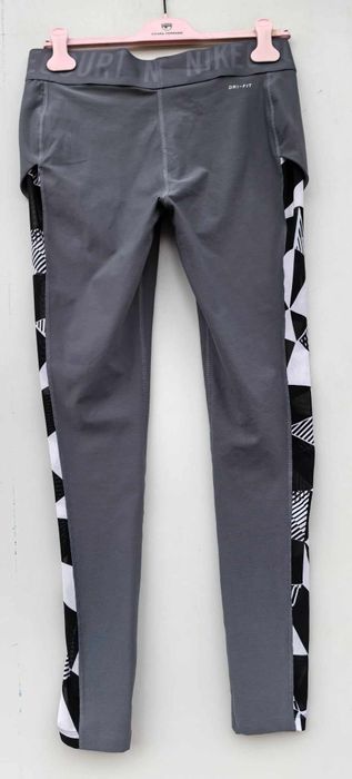 Nike оригинален дамски клин Л размер