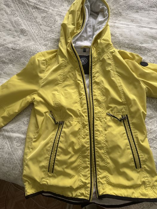 Женская куртка осенняя