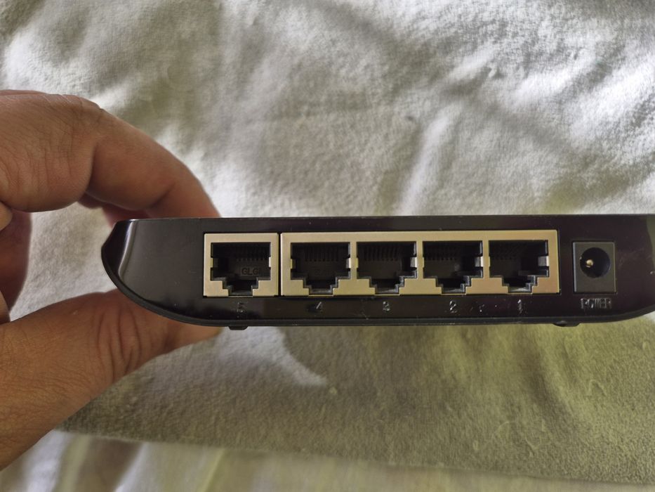 Switch TPlink Gigabit cu  5 porturi