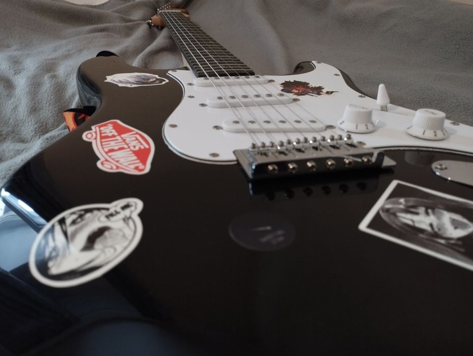 Корейская электрогитара