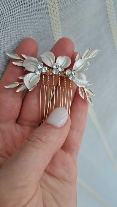 Accesoriu de par tip piaptan pentru mirese