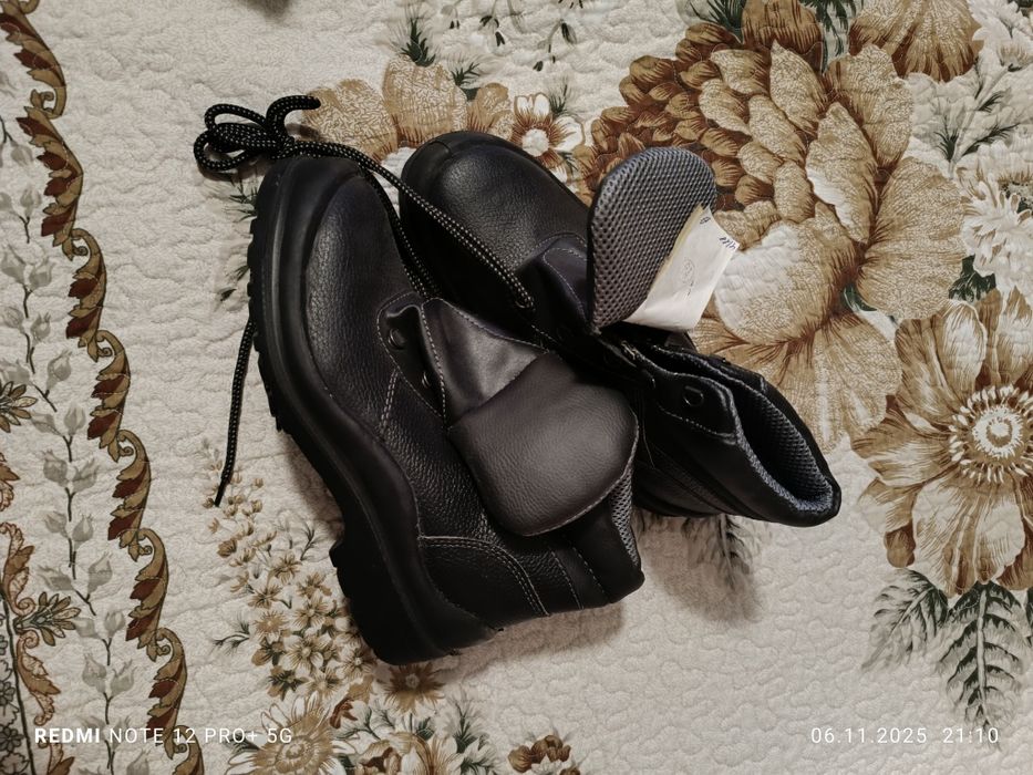 Продам рабочие ботинки