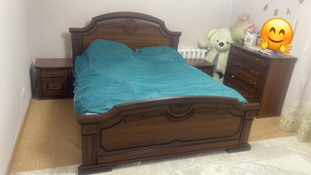 Продам спальный гарнитур