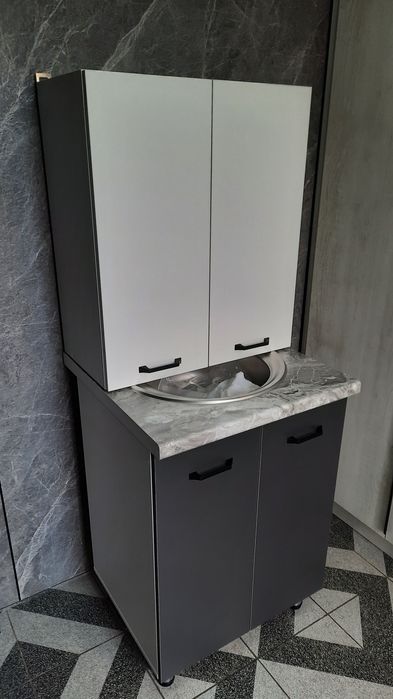 Продам тумбу с мойкой и сушкой