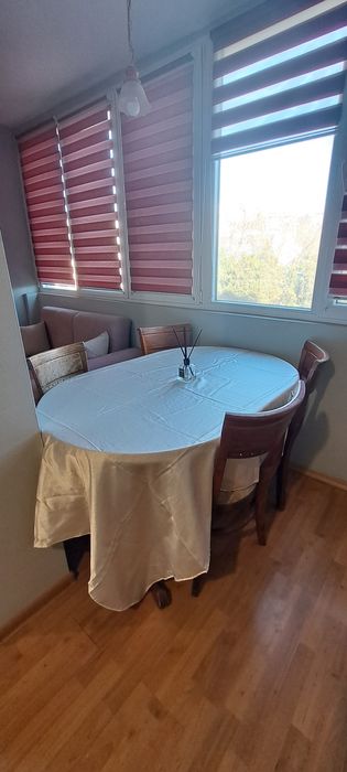 Тристаен апартаммент на 7мин пешеходно от център.