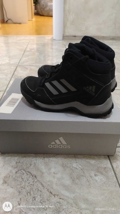 Боти Adidas за момче