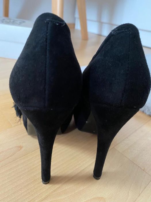 Pantofi negri Mallanee