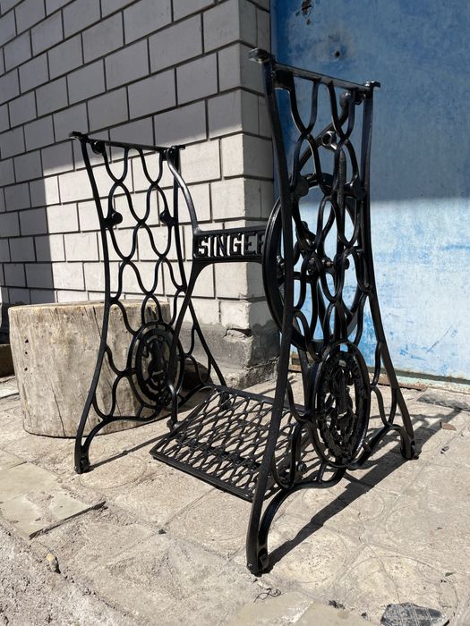 Продам .станину от швейной машины SINGER.