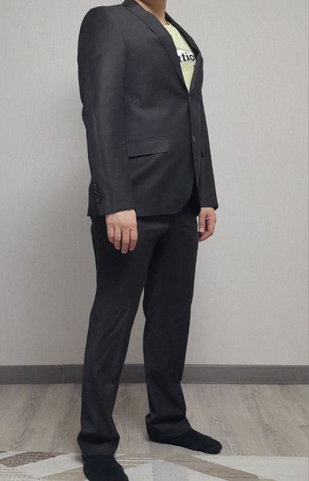 Продам  мужской костюм.