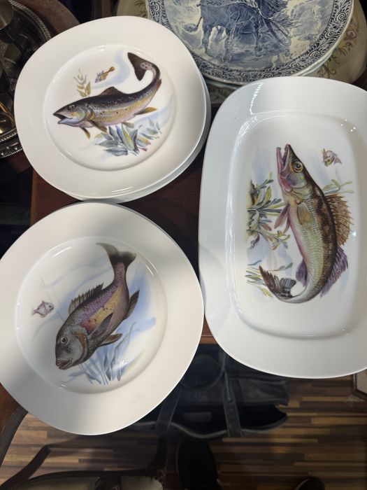 красив немски порцеланов сервиз с рисунки риби