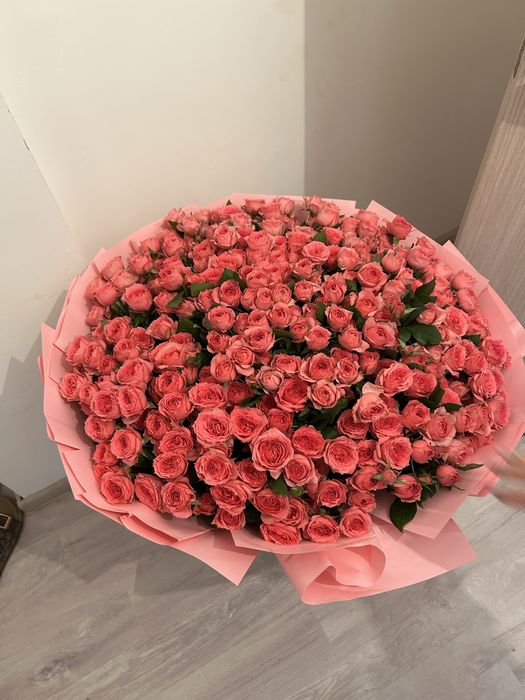Кустовые розы свежый