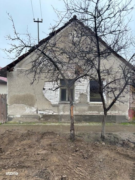 Proprietate de vanzare in Sanpaul – casa + teren mare