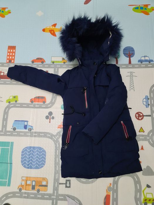 Зимняя куртка на девочку 140 см