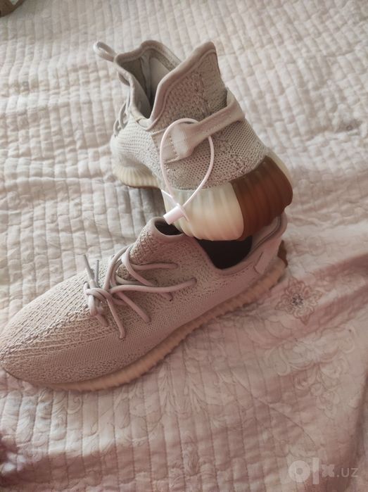 Adidas yezy krasovka