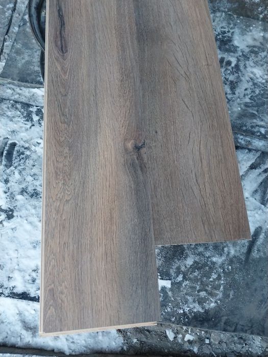 Ламинат б/у. В наличии 30кв.м.