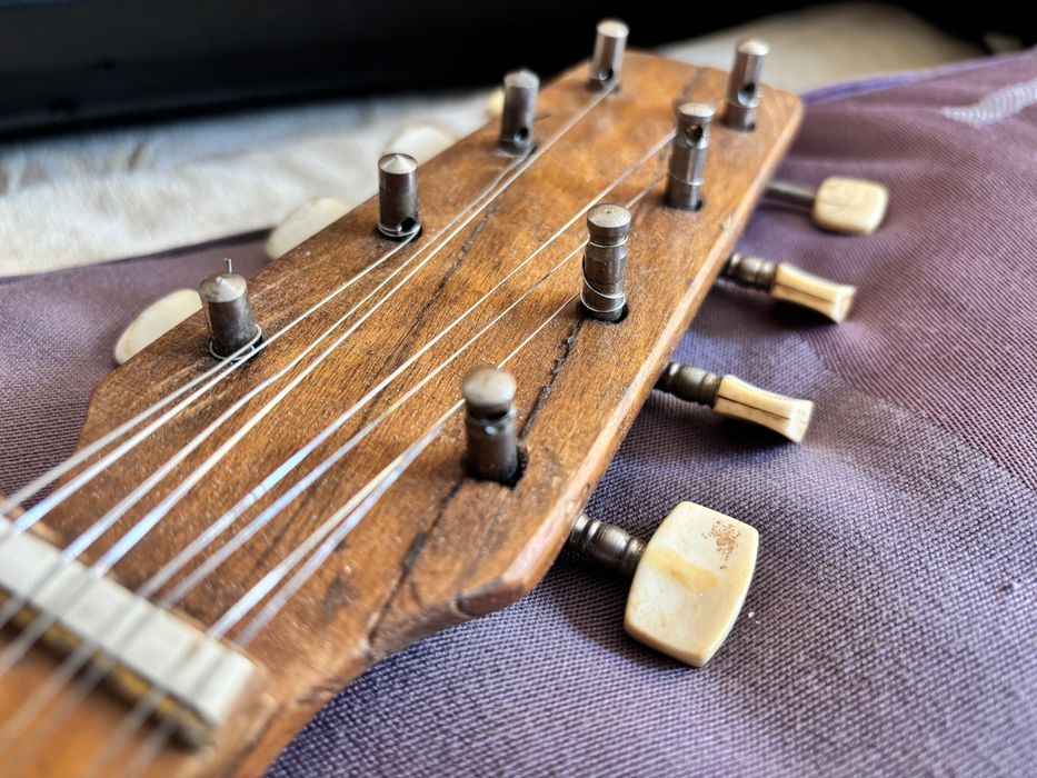 Стара българска тамбура