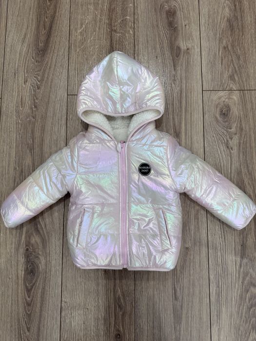 Продам осеннюю куртку для девочки