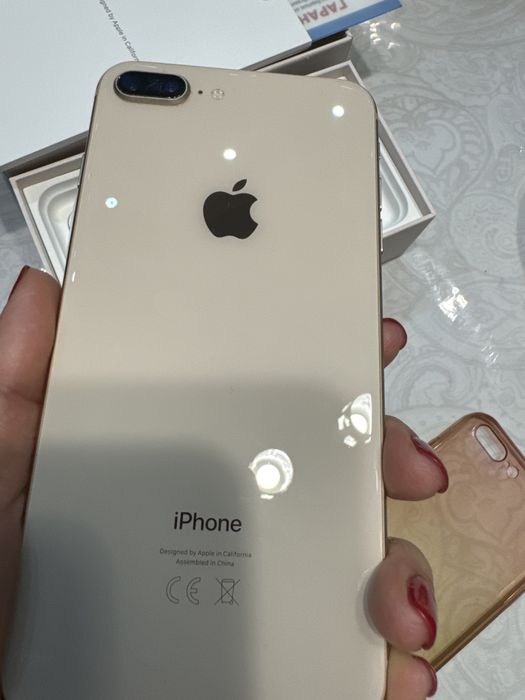 Продам айфон 8 плюс
