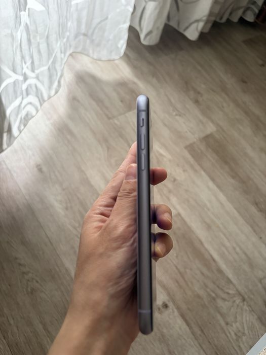 Продам Iphone 11