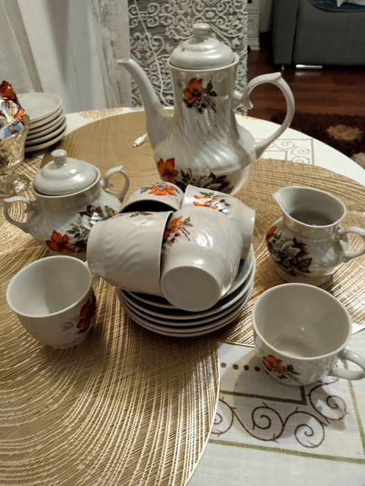 Продам  сервиз  , времен ссср