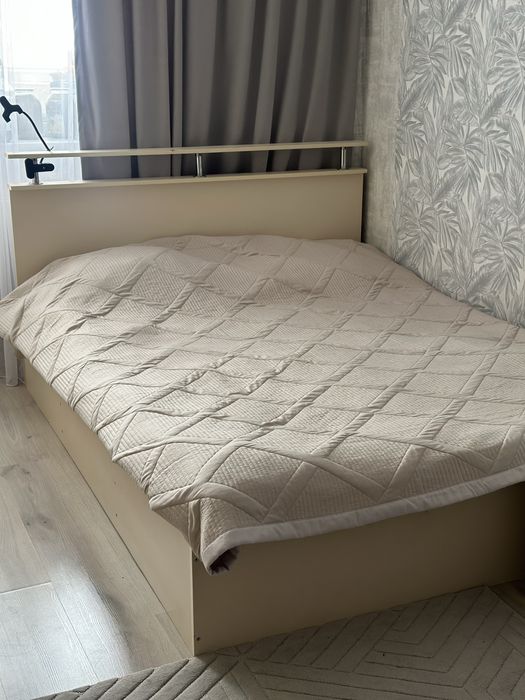 Кровать двухспальная