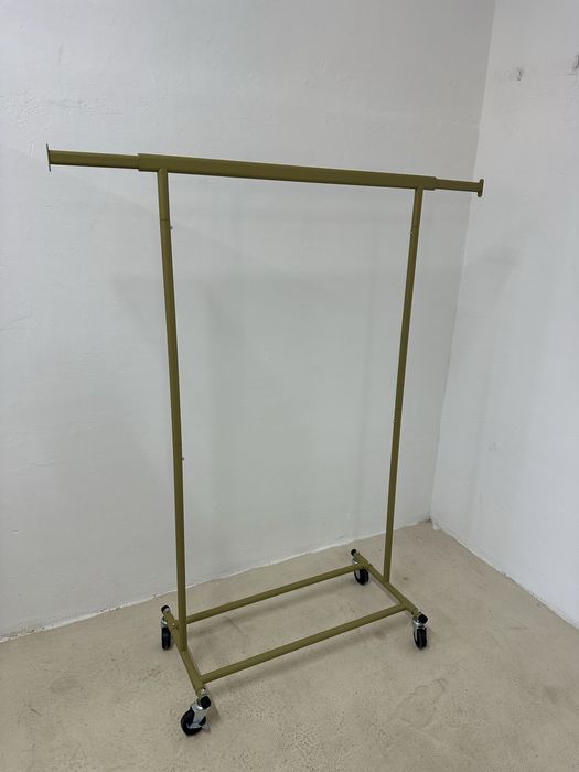 Етажерка за дрехи с разтегателна горна релса SONGMICS, на колела