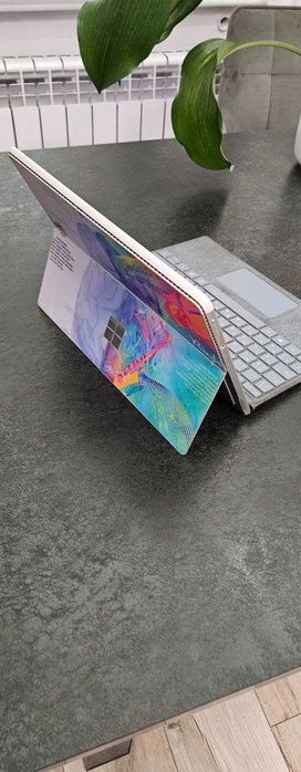 Microsoft Surface Pro 8 (i5-1145G7 / 16 ГБ / 512 ГБ SSD) — идеал