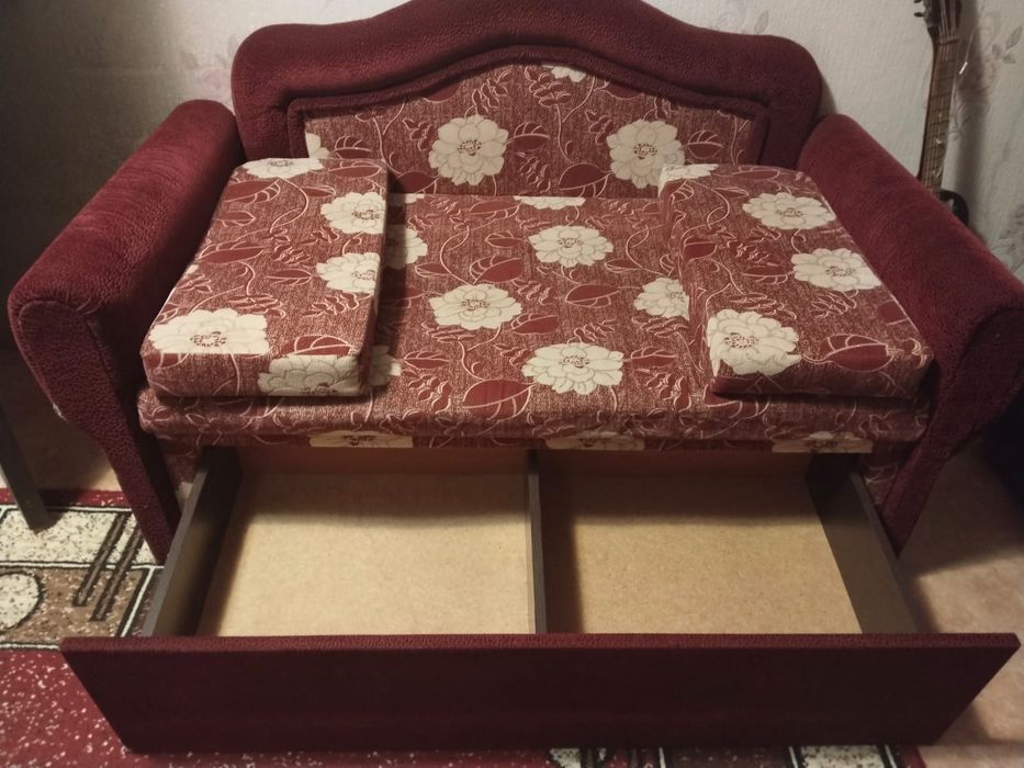 Продам подростковый диван бу