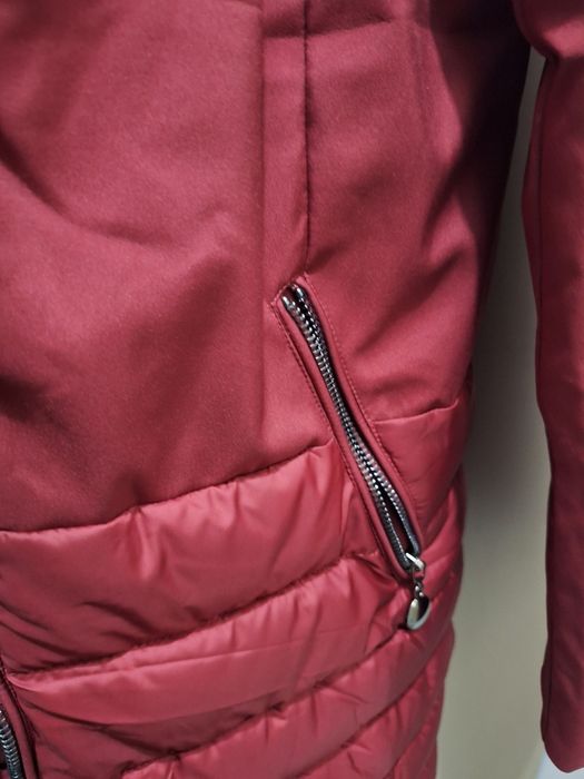 Червено зимно яке